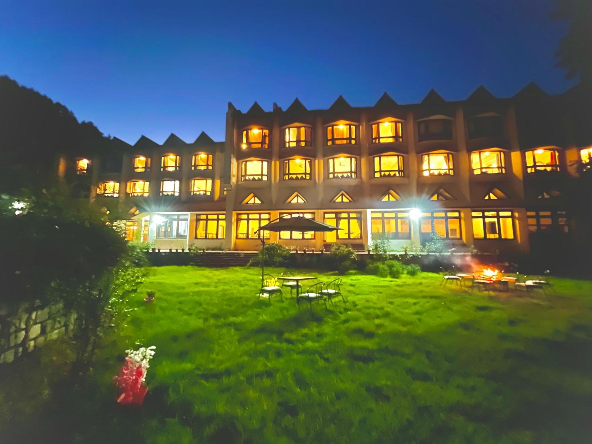The Sagar Resort - Few Steps From Manali Mall Road Manāli Exterior foto